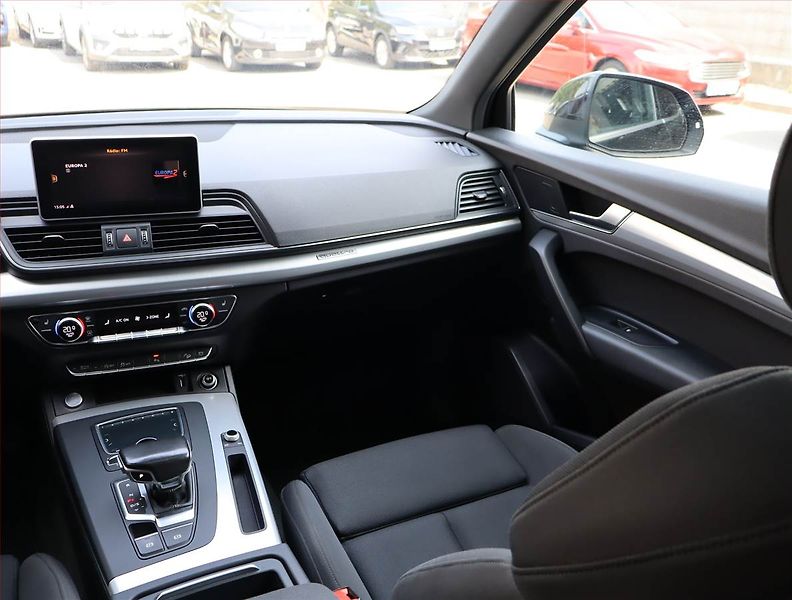 Audi Q5 (2018) 2.0 TDI - fotka 8 z 28