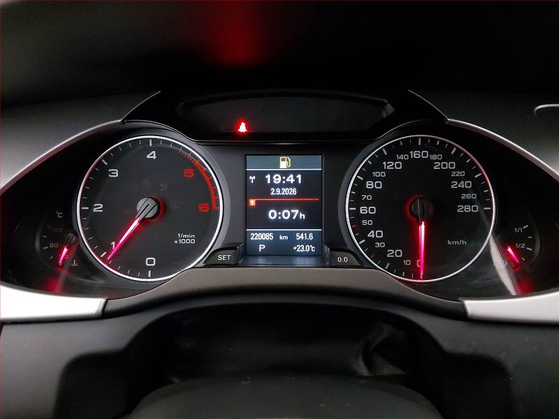 Audi A4 (2011) Ambiente 2.0 TDI, Automat - fotka 11 z 17