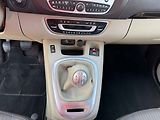 Renault Grand Scénic (2009) 2.0 dCi, ČR, AC, výhřev sed - náhled 16
