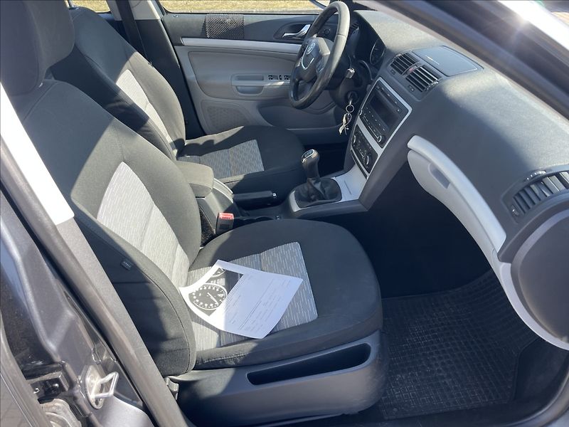 Škoda Octavia 2,0 TDi 103kw CFH Euro5 - fotka 13 z 32