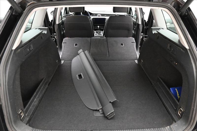 Volkswagen Passat 1,5 TSI 110kW DSG Business Plu - fotka 10 z 22