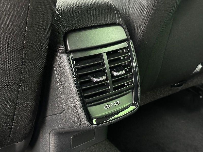 Škoda Kamiq 1.0TSi 116PS Selection 2Z.KLIM - fotka 33 z 37