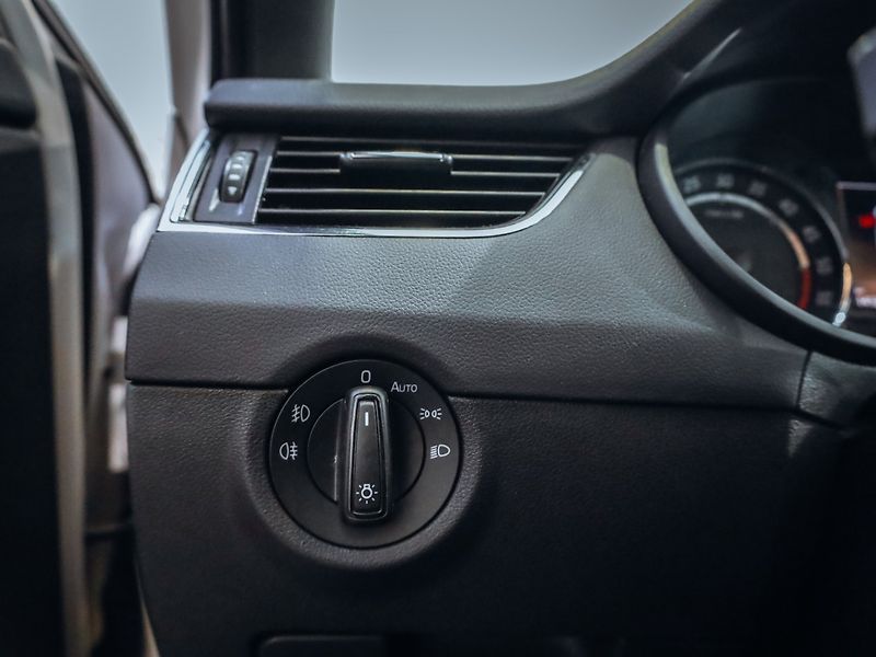 Škoda Octavia 2.0 TDi RS DSG - fotka 10 z 32