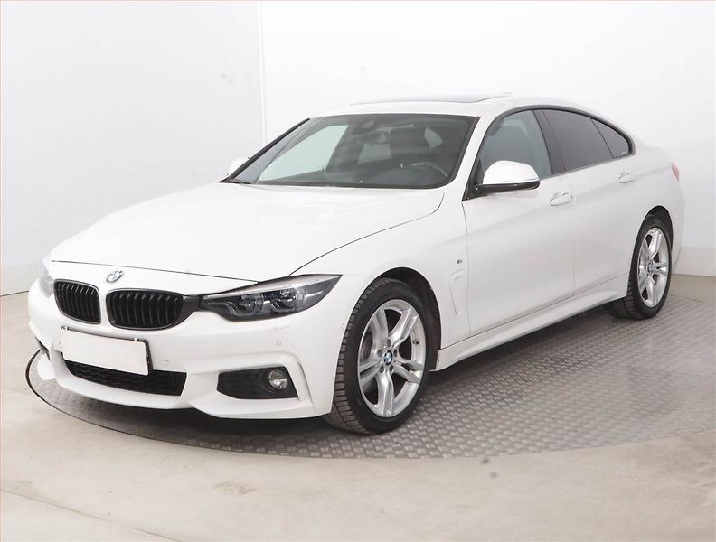 BMW Řada 4 (2020) M Paket 430i xDrive - fotka 2 z 18