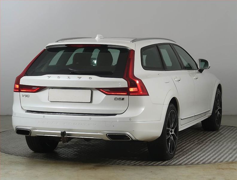 Volvo V90 (2019) Cross Country - fotka 5 z 29
