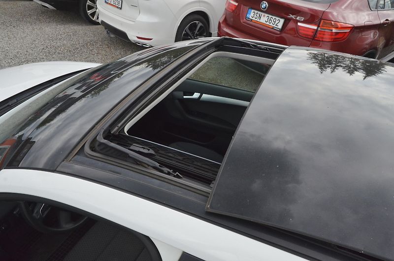 Audi A3 (2009) 2.0 TDi 103kW DSG PANORAMA - fotka 9 z 31