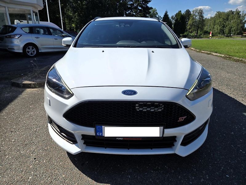Ford Focus (2017) ST kombi 184kw - fotka 6 z 21