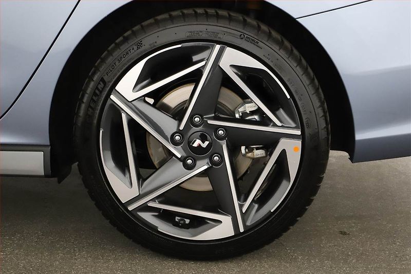 Hyundai i30 (2026) 1.5 T-GDI MHEV 48V, N-LINE - fotka 12 z 14