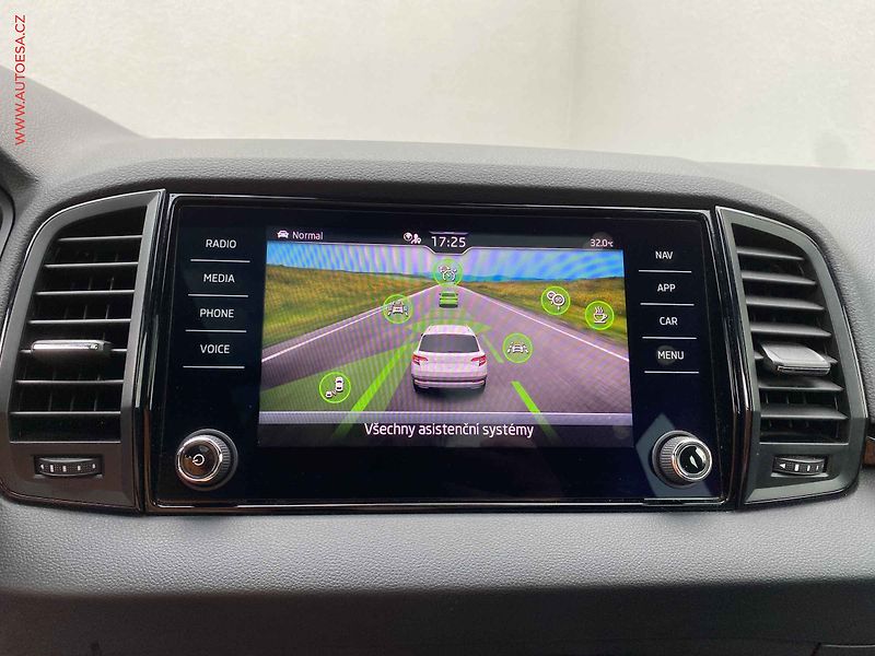 Škoda Karoq (2021) 1.5 TSi, SportLine, DSG - fotka 19 z 19
