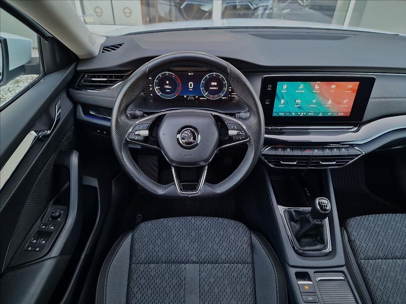 Škoda Octavia 2.0TDI Style, původ ČR,1.Maj. - fotka 12 z 50