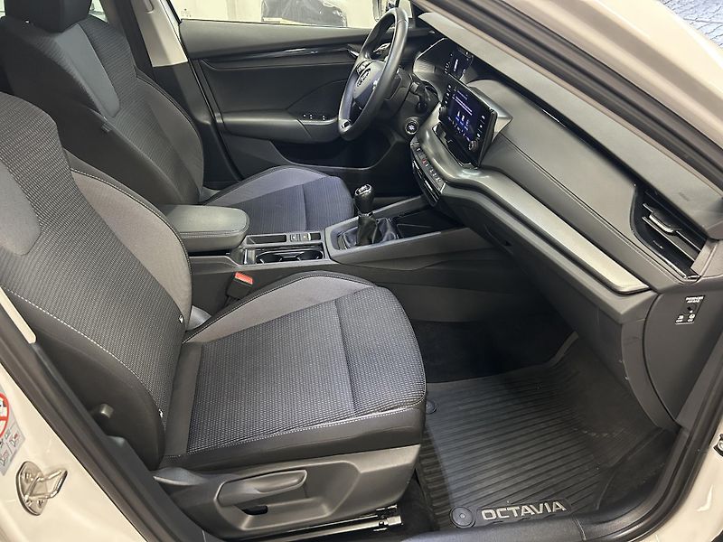 Škoda Octavia (2022) 1.5TSi Ambiion Plus 110kW  - fotka 22 z 23