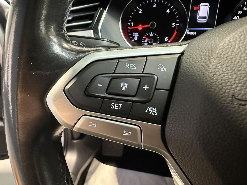 Volkswagen Passat 2.0 TDI 147kW BMT DSG Elegance - fotka 8 z 12