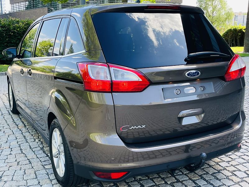 Ford Grand C-MAX 2.0TDCi MAN TAŽNÉ 1MAJITEL - fotka 15 z 50
