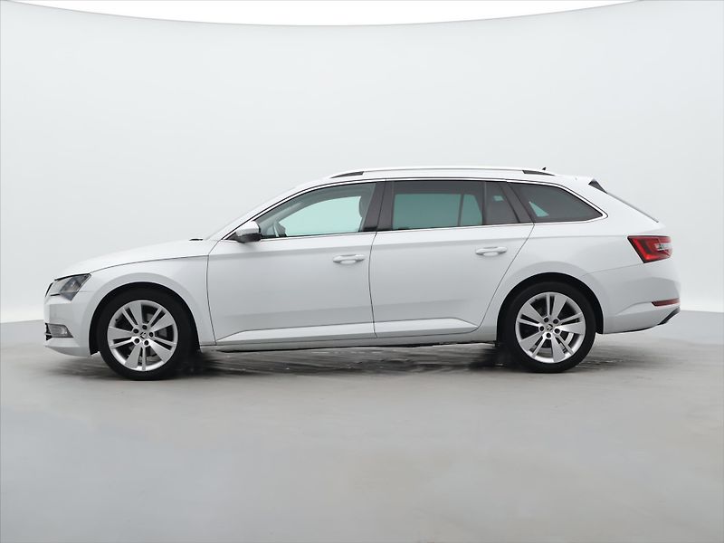 Škoda Superb 2.0 TDI DSG CZ Style Plus Kůže - fotka 4 z 37