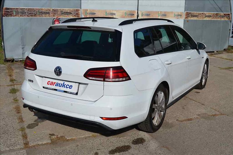 Volkswagen Golf (2018) KOMBI 2,0 TDI - fotka 4 z 17