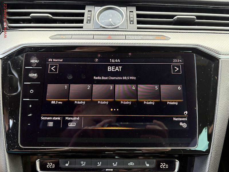 Volkswagen Passat (2017) 2.0 TSi, R-Line, DSG, panor - fotka 14 z 18