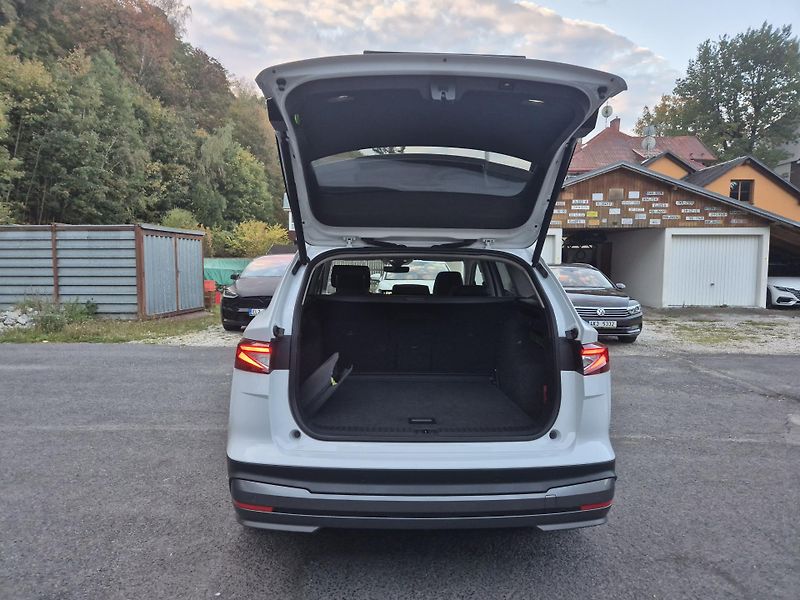 Škoda Enyaq 150kw, iV80 19ALU SOH 94% - fotka 14 z 47