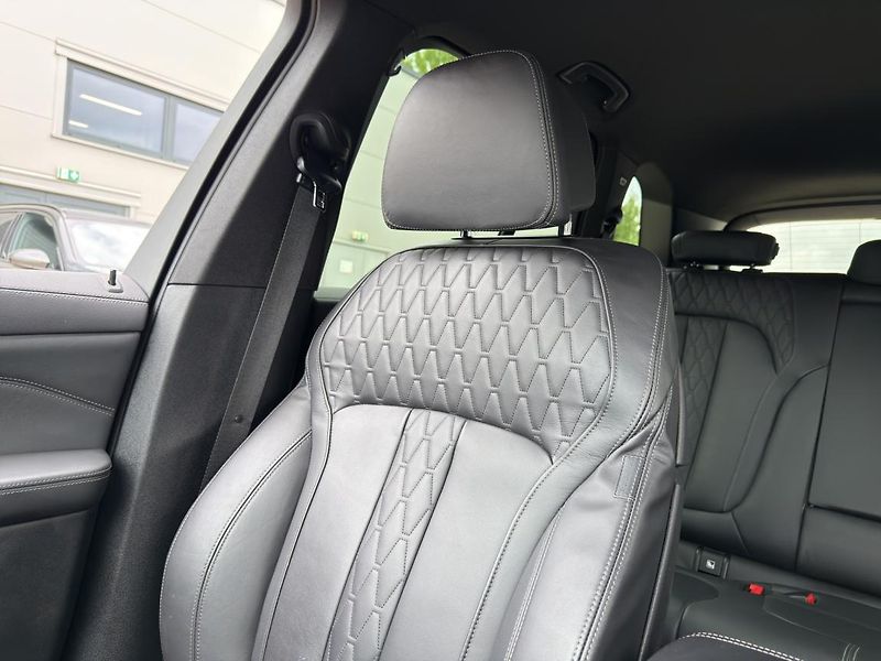 BMW X5 xDrive30d - fotka 14 z 22