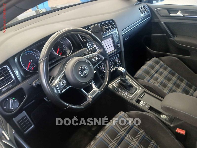 Volkswagen Golf (2014) 1.4TSi, GTE, DSG - fotka 3 z 3