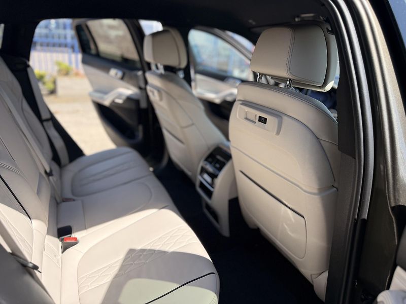 BMW X6 (2021) 40D, M-SPORT,ČR,1 MAJITEL - fotka 35 z 42
