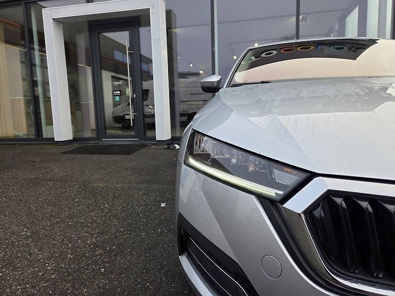 Škoda Octavia 2.0 TDI 4x4 110kW DSG STYLE - fotka 5 z 44
