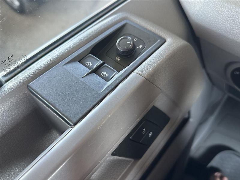 Volkswagen Crafter 2,0 6.MÍST SKLÁPĚČ - fotka 21 z 24