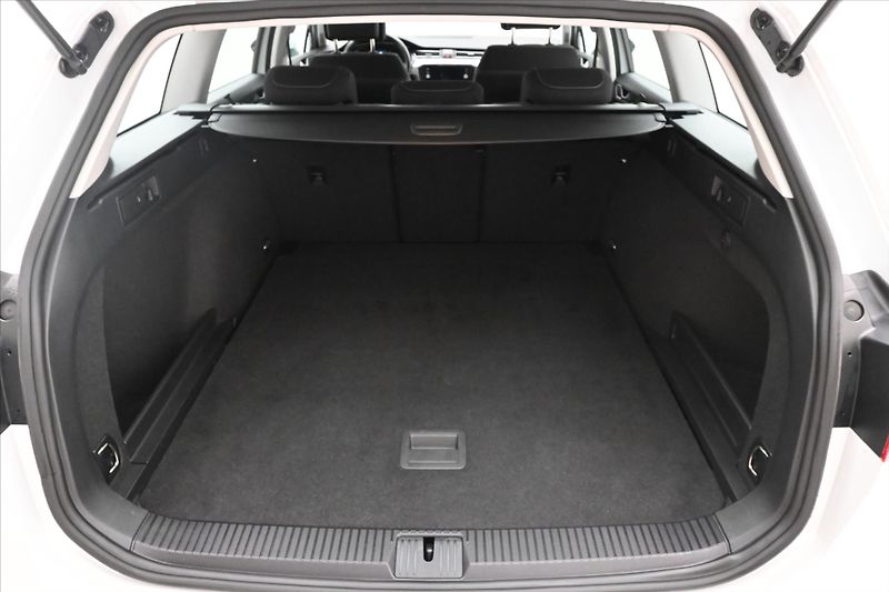 Volkswagen Passat 2,0 TDI 110 kW DSG Business Zá - fotka 10 z 31