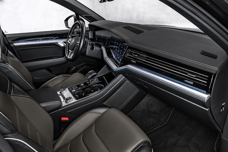 Volkswagen Touareg 210kW Rline Vzduch Masáže HuD - fotka 13 z 24