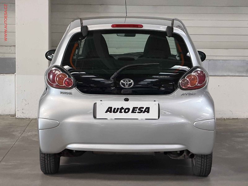 Toyota Aygo (2011) 1.0i, ČR, AC - fotka 5 z 15