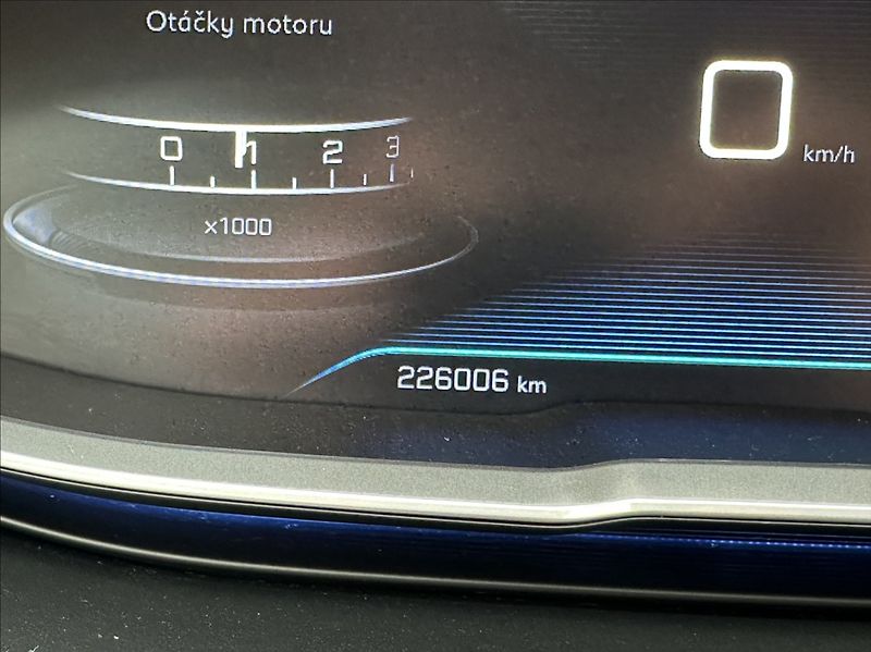Peugeot 3008 1,5 BlueHDI 130PS  Active - fotka 39 z 55