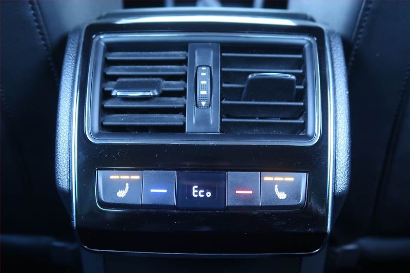 Škoda Superb (2020) iV 1.4 TSI PHEV, Automat, Kůže - fotka 28 z 30