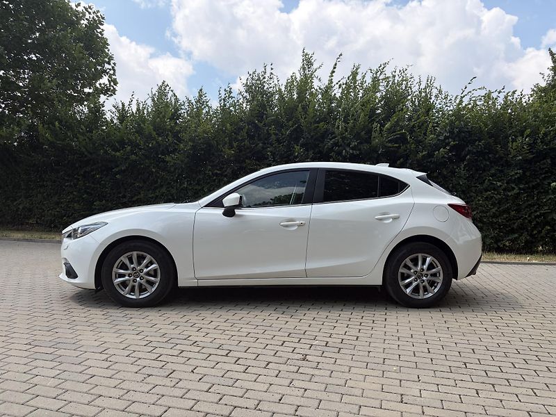 Mazda 3 2.0 Center-Line - fotka 4 z 30