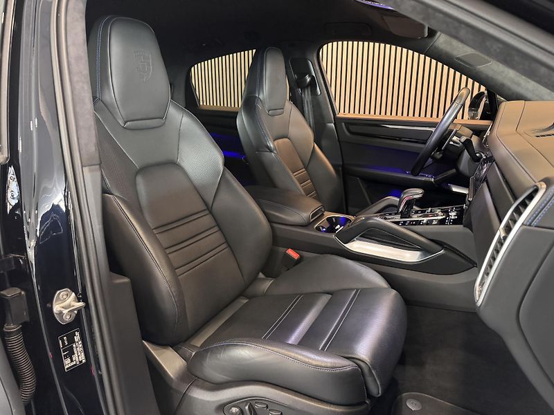 Porsche Cayenne Turbo GT PCCB Burmester Záruka - fotka 21 z 44