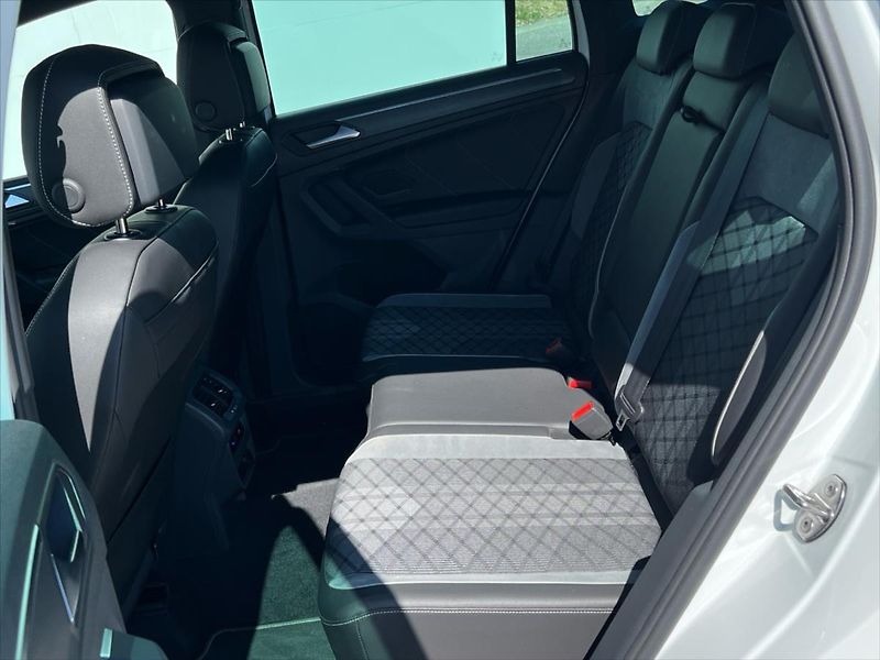 Volkswagen Tiguan 1,5 TSi 110 kW 7DSG R-LINE - fotka 13 z 27