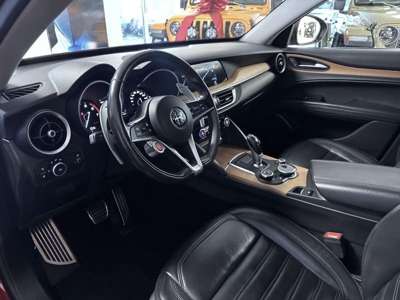 Alfa Romeo Stelvio (2017) 2.0T 280k AT8 ZF Q4 4x4 First - fotka 6 z 17