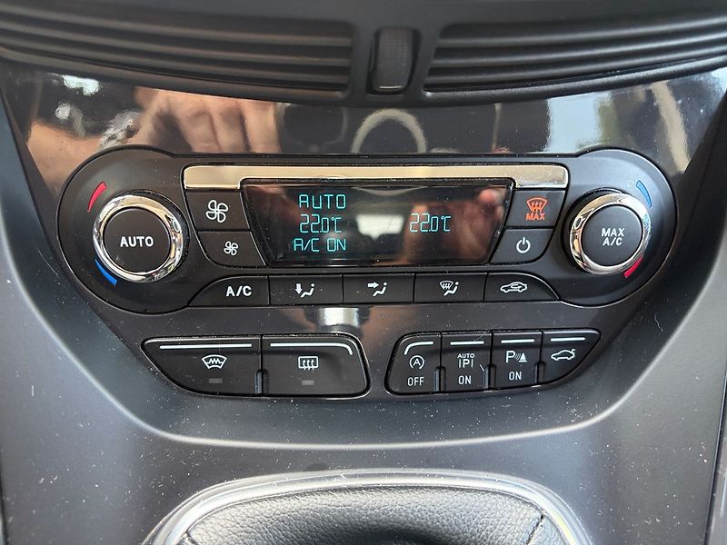 Ford Kuga Titanium TOP VÝBAVA od FORD67 - fotka 13 z 19