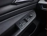 Volkswagen Golf (2021) R-Line 2.0 TDI, Automat, Kůže - náhled 24