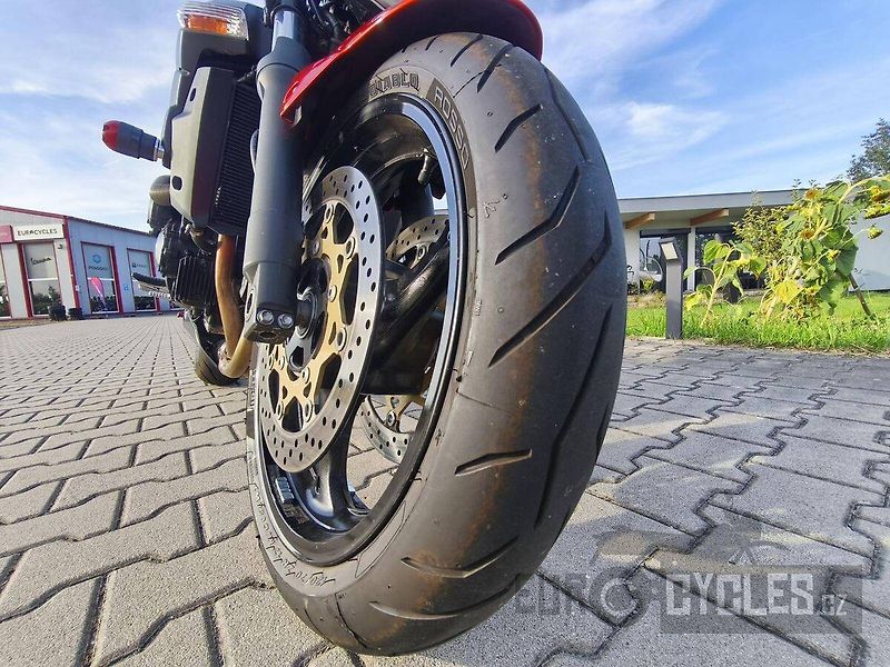 Suzuki GSR 600 (2008) - fotka 9 z 11