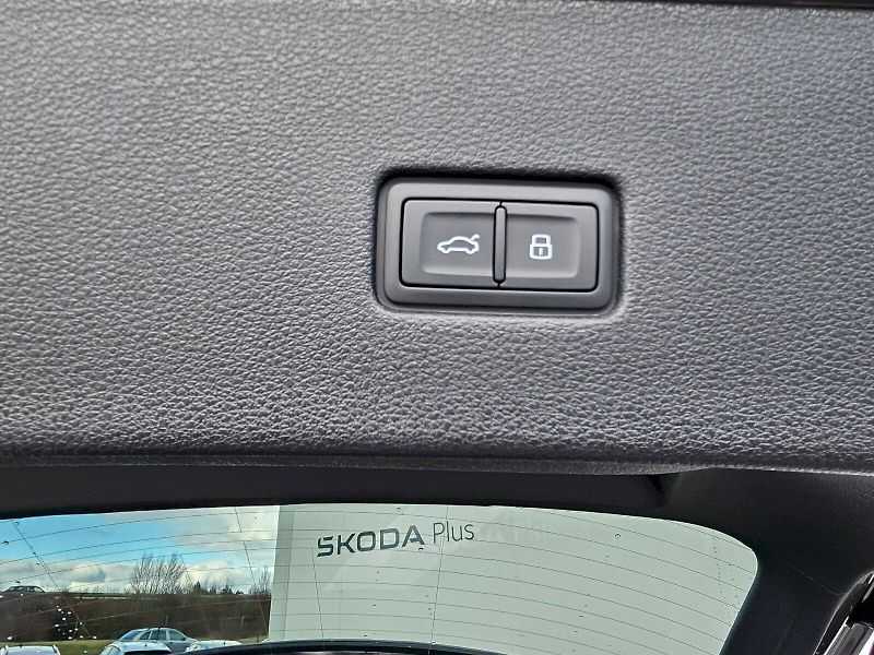 Audi Q8 (2025) 50 TDI 210kW quattro - fotka 28 z 32