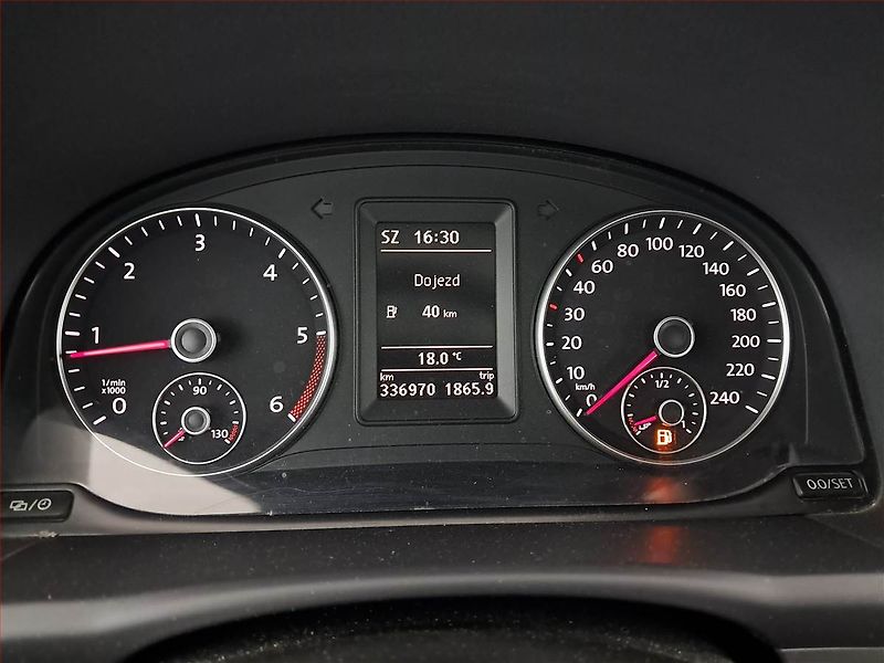 Volkswagen Touran (2015) 1.6 TDI, Navi, Tempomat - fotka 11 z 19