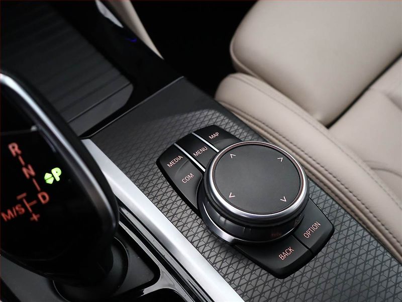 BMW X4 (2019) M Sport xDrive30d - fotka 18 z 22