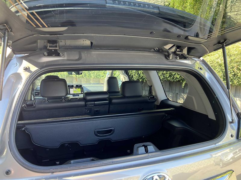 Toyota Land Cruiser 150 SERIES 2.8 D-4D 4WD 6AT - fotka 13 z 27