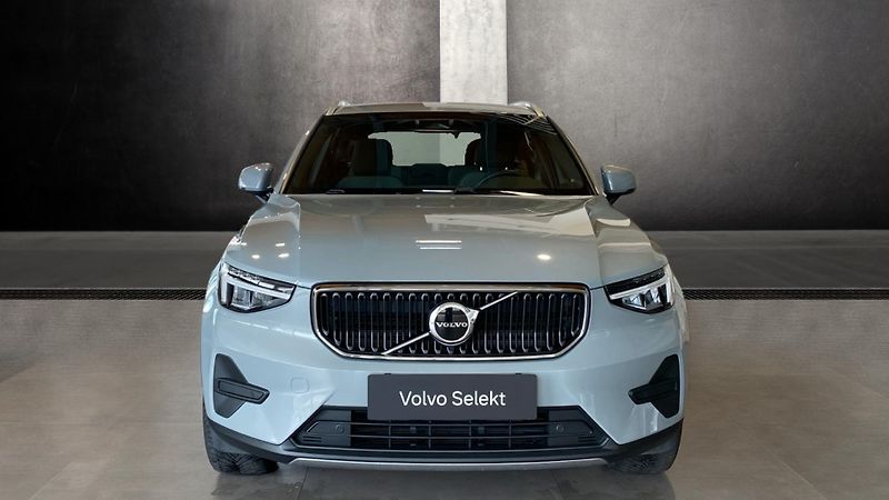 Volvo XC40 CORE, B3 FWD, 120+10 kW / 163+ - fotka 3 z 34