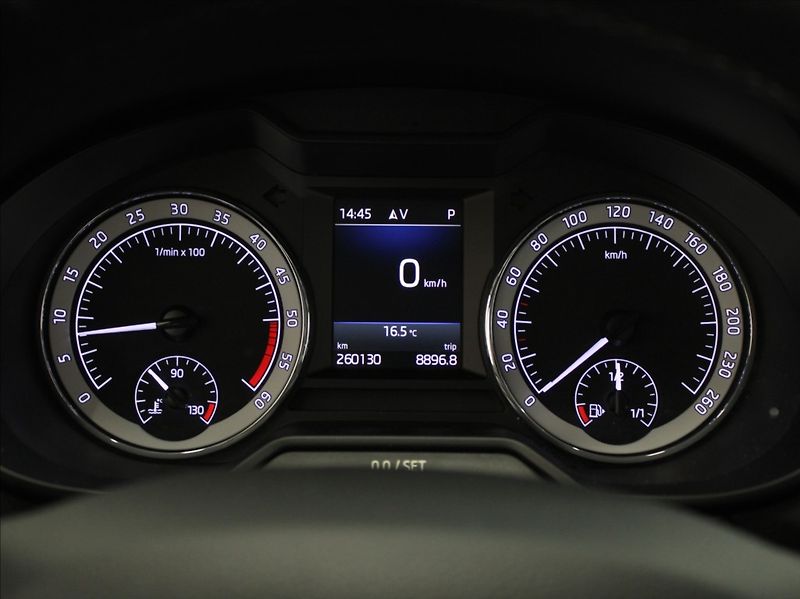 Škoda Octavia 2,0 TDi 135kW 4x4 DSG Scout TZ - fotka 33 z 33