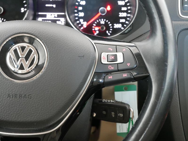 Volkswagen Jetta - fotka 16 z 25