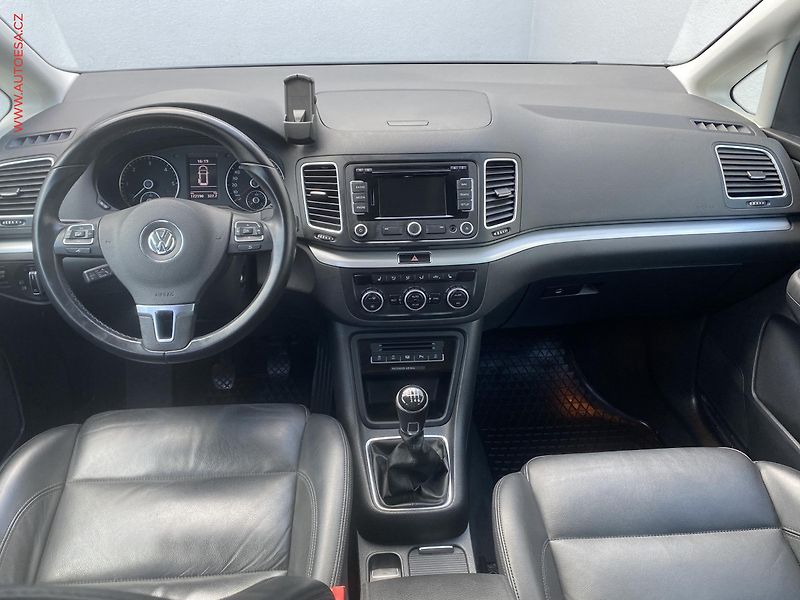 Volkswagen Sharan (2013) 2.0 TDi 7míst, Highline - fotka 8 z 19