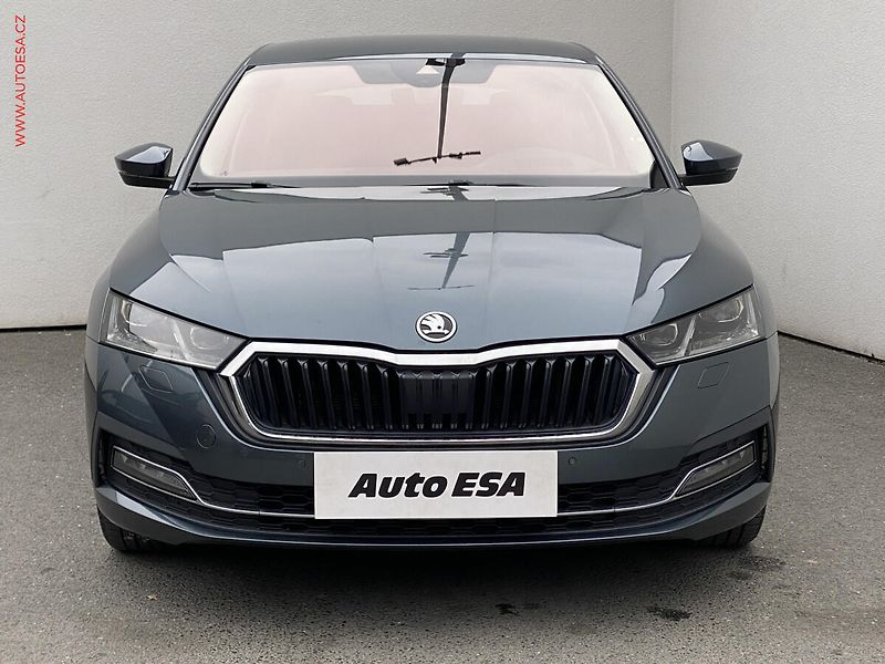 Škoda Octavia (2021) 1.5 TSi, Style, kůže, navi, - fotka 2 z 23