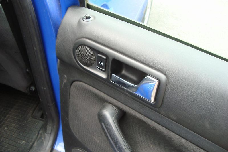 Volkswagen Golf (1998) 1.9 TDi,81 kw - fotka 17 z 35