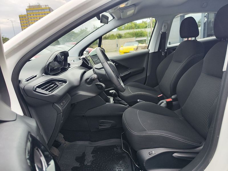Peugeot 208 1.2 PureTech/Active ČR 1.Majit - fotka 12 z 27
