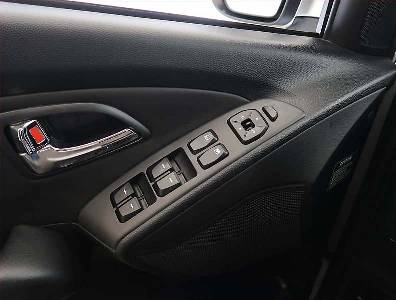 Hyundai ix35 (2012) 1.7 CRDi, Tempomat - fotka 17 z 18